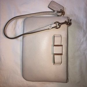 Coach wristlet wallet